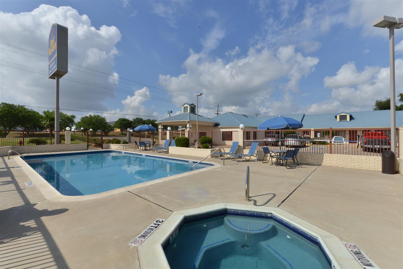 Best Western Regency Inn & Suites Gonzales Exteriör bild