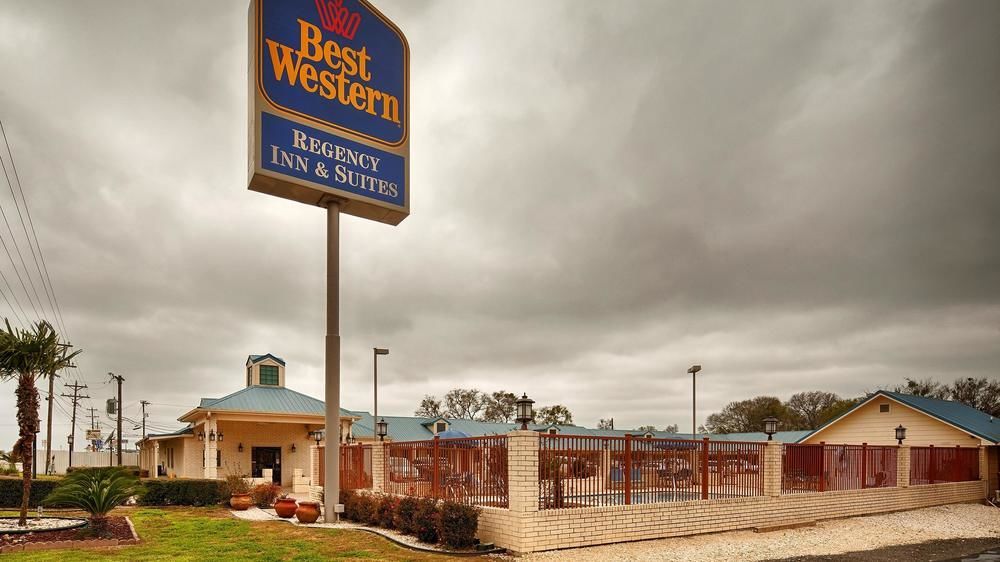 Best Western Regency Inn & Suites Gonzales Exteriör bild