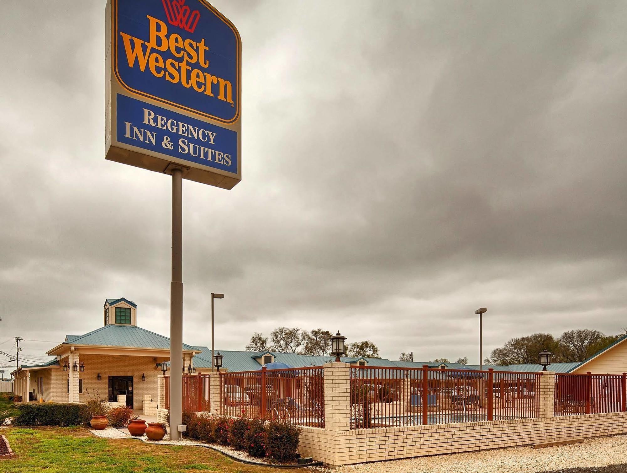 Best Western Regency Inn & Suites Gonzales Exteriör bild
