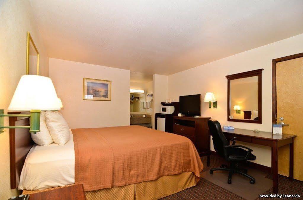 Best Western Regency Inn & Suites Gonzales Rum bild