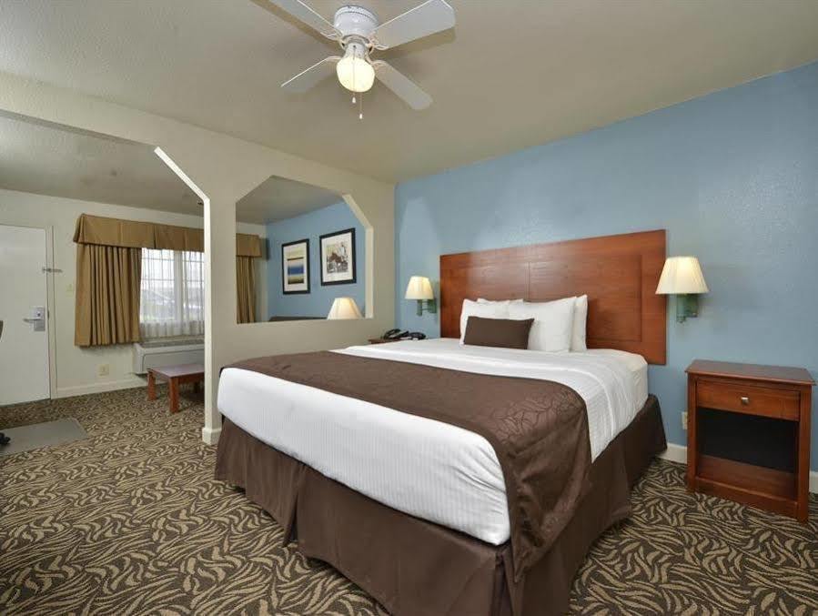 Best Western Regency Inn & Suites Gonzales Exteriör bild